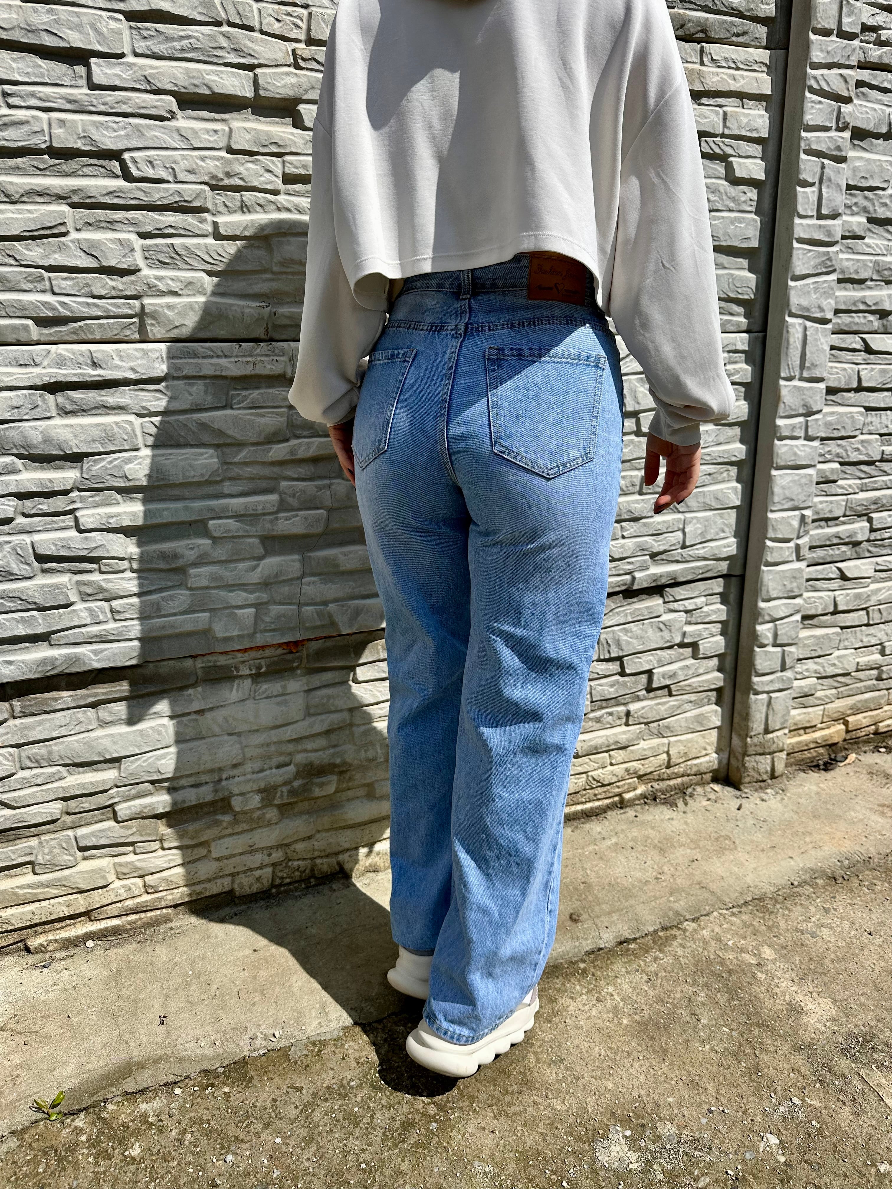 Blugi Ezai