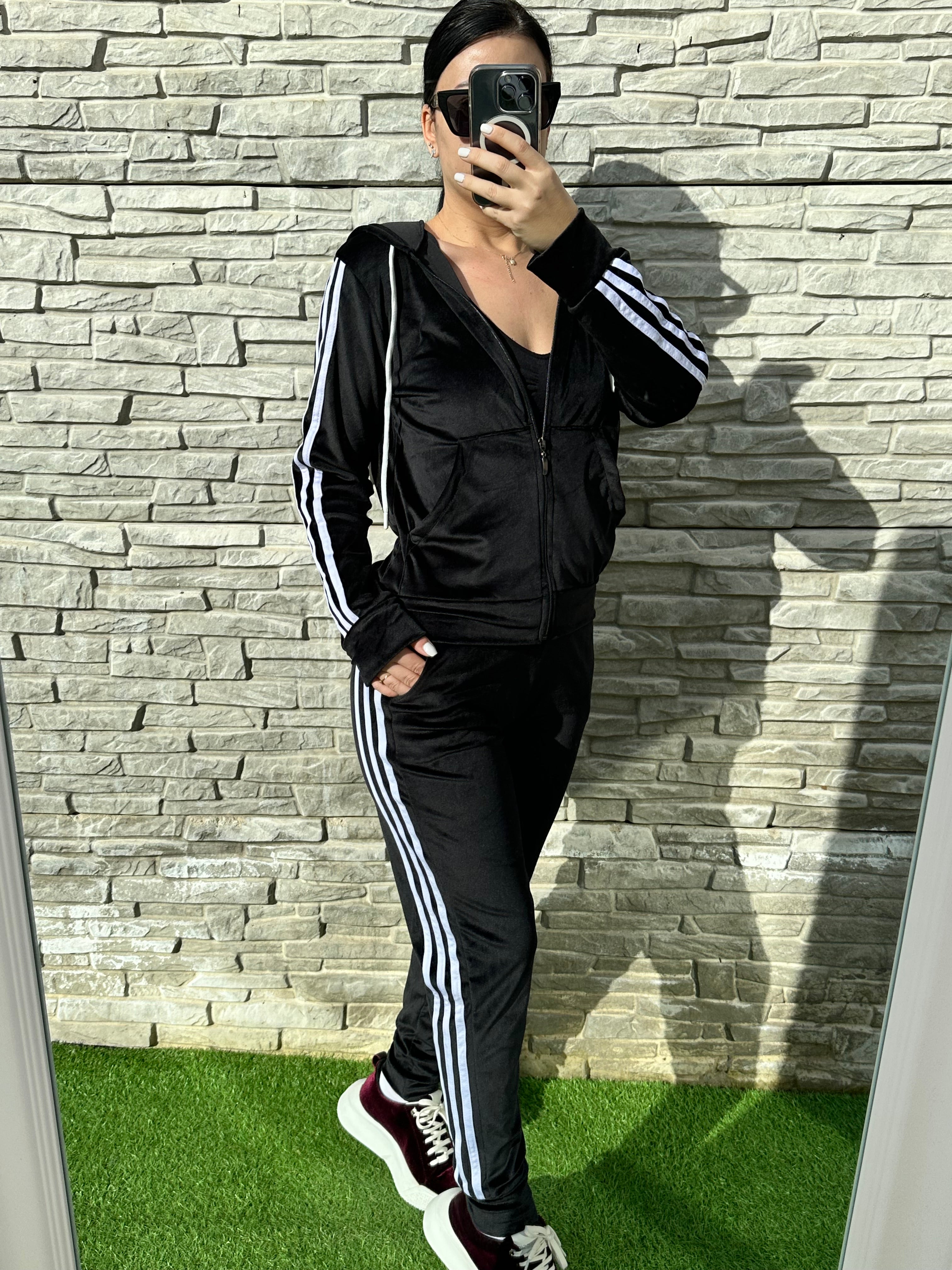 Trening Catifea cu Dungi